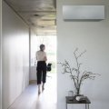 DAIKIN FTXJ25AS9/RXJ25A9 Emura  2,5 kW oldalfali klíma szett