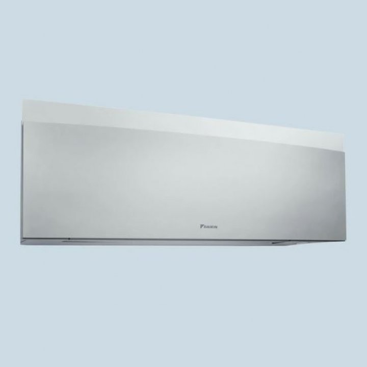 DAIKIN FTXJ25AS9/RXJ25A9 Emura  2,5 kW oldalfali klíma szett